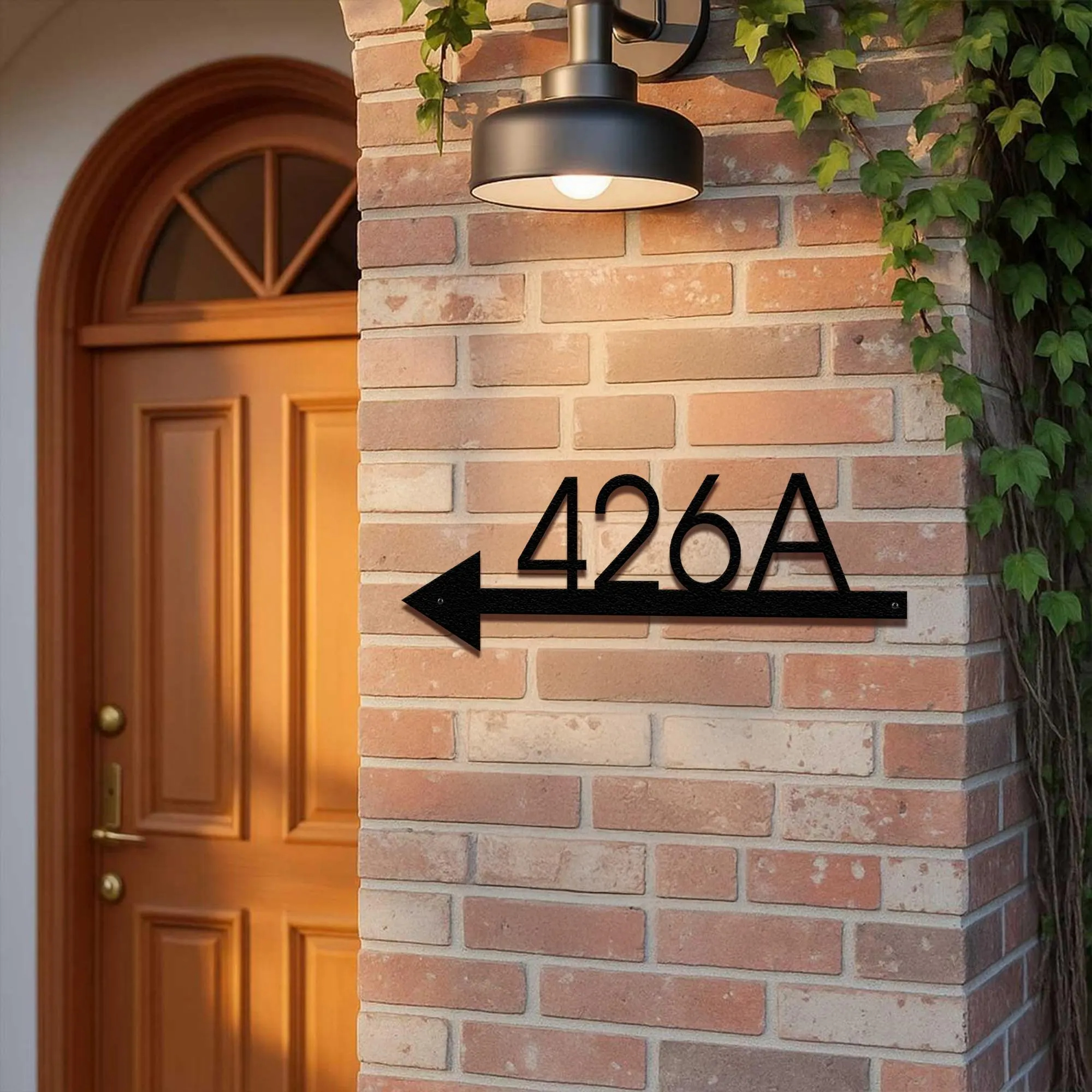 Metal Arrow Sign with House Nu - Address Home Office avaliação e preço